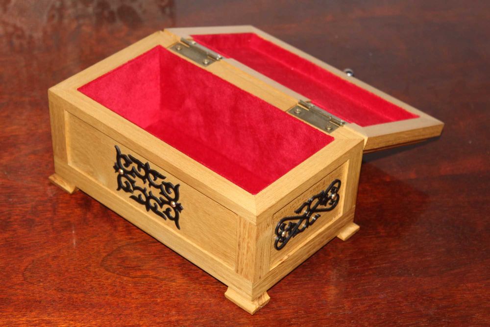 Шкатулка (купюрница)