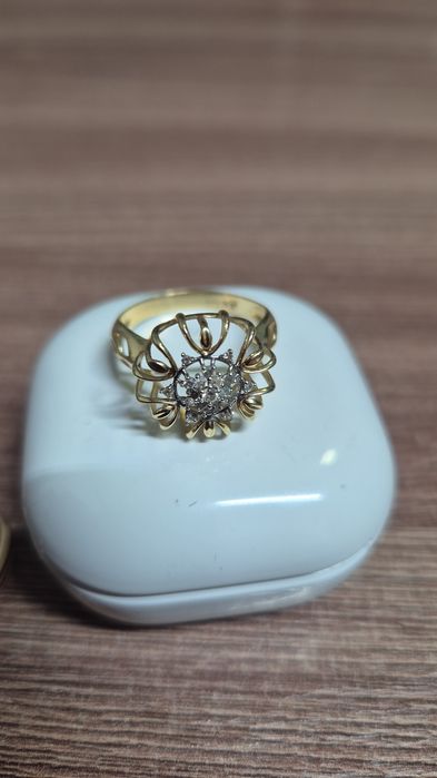 Алтын бұйымдар сатылады