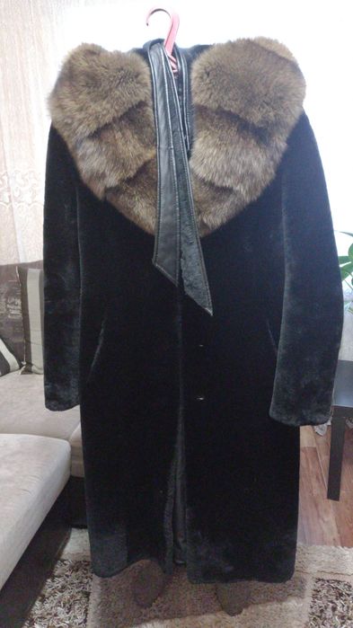 Продам мутоновую шубу