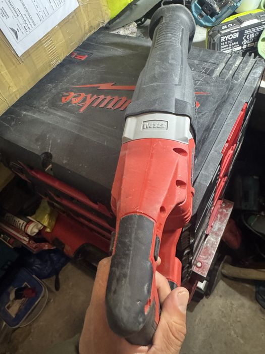 Fierastrau sabie Milwaukee din 2024