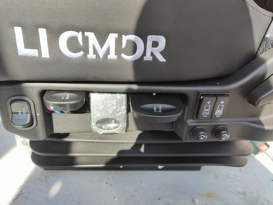 Сиденье пневматическое.