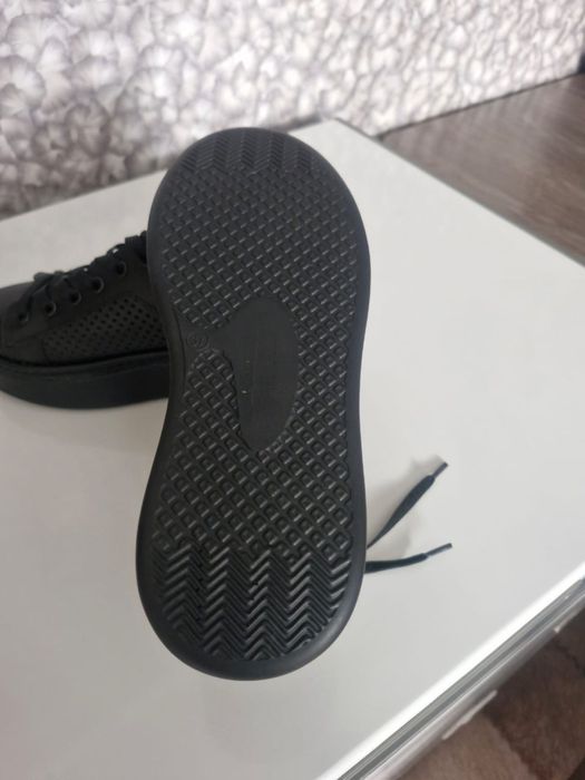 Продам обувь новую