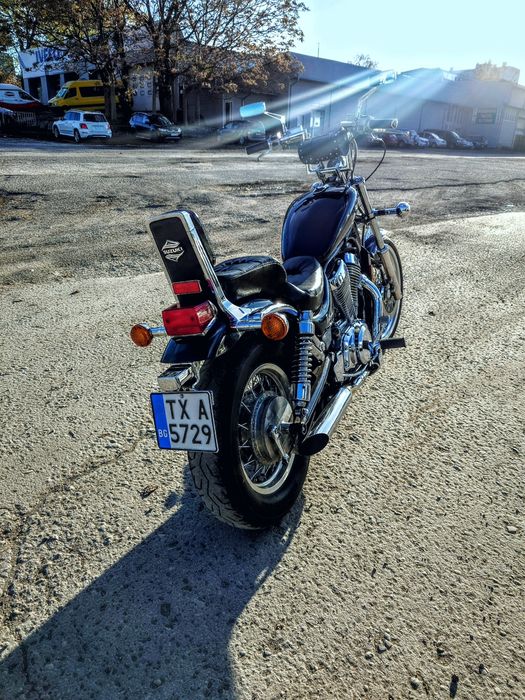 Suzuki intruder vs800