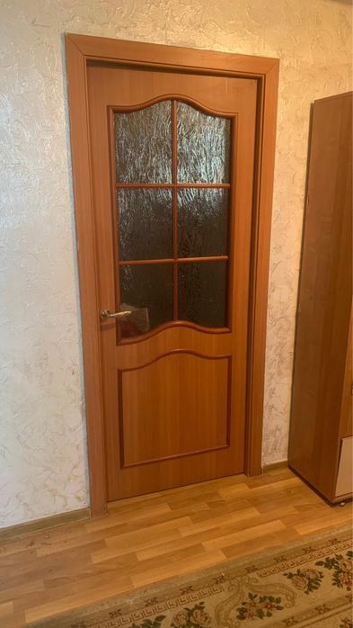 Двери, диван , шкафы и униза