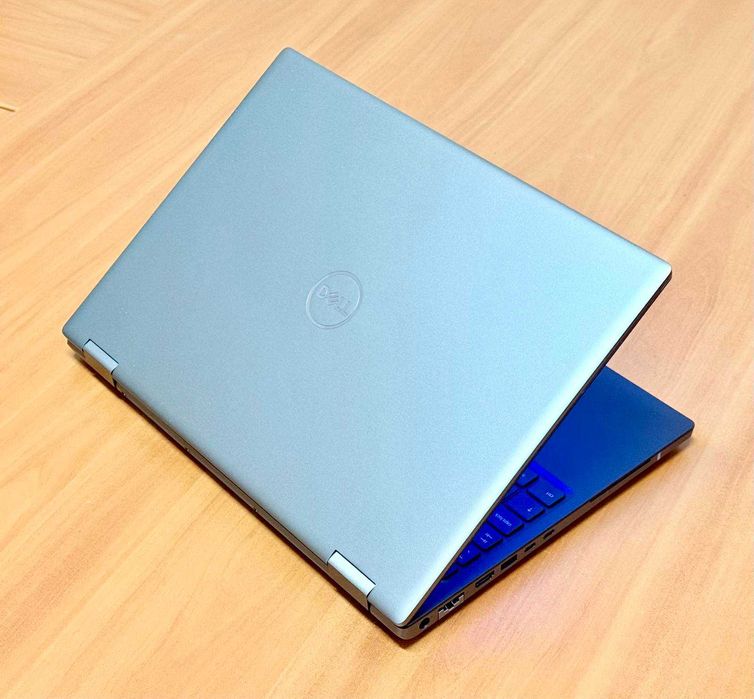 Dell Precision 7670 / i7-12850HX / 32GB DDR5 CAMM / 512GB SSD / RTX A1000 4GB / 16.0" FHD+