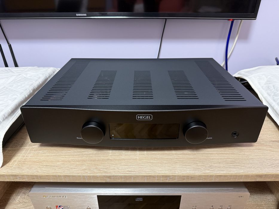 Hegel H120 Amplifier