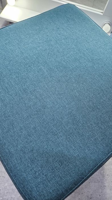 Продам пуфик квадратный