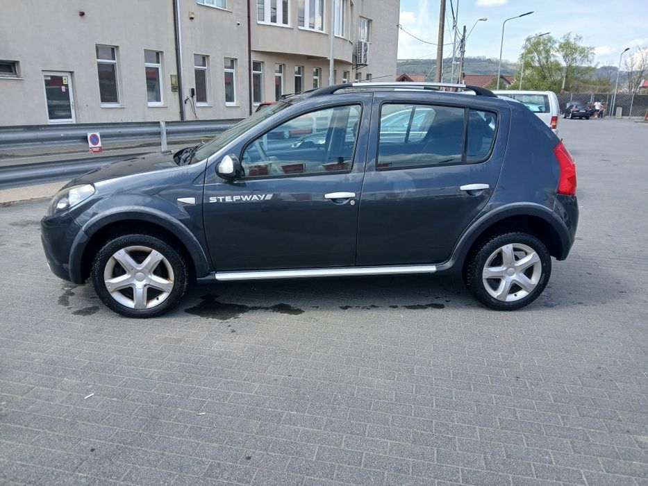 Dacia Sandero stepway 1.6 8 v  benzina  € 5