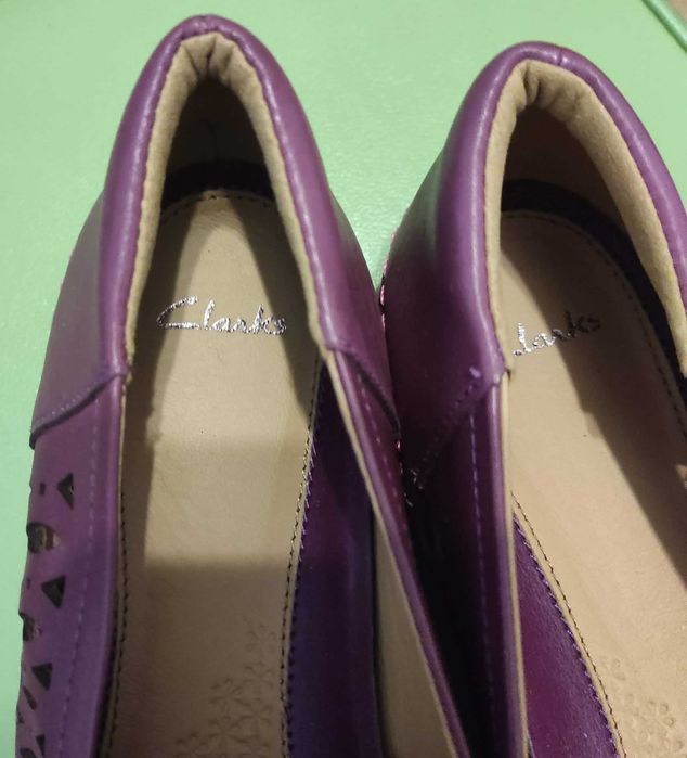 Нови лилави дамски балерини Clarks