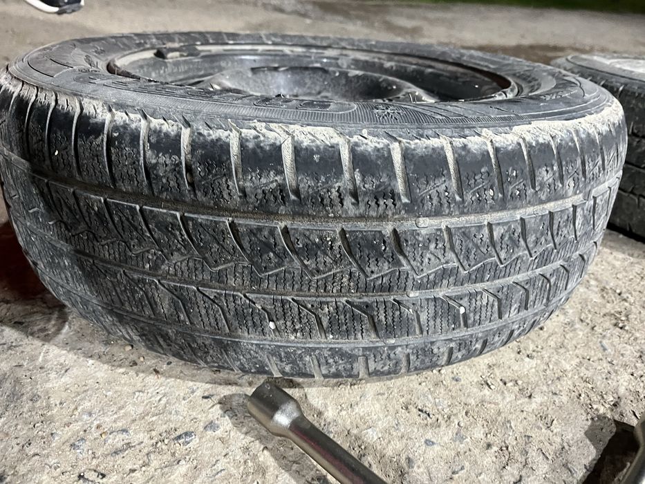 Диск с шинами на 14-15- приору