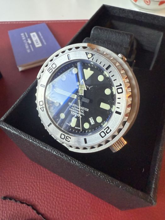 Страхотен мъжки часовник,