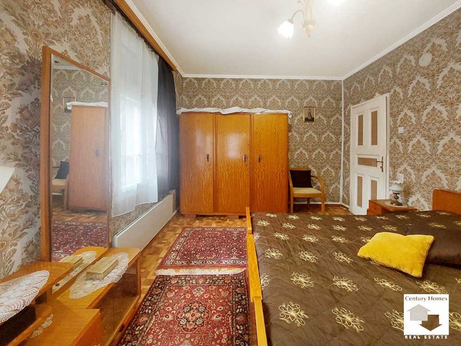 Дава се под наем Къща в Велико Търново, Стара част - 132 кв.м за 700 € - Снимка #2