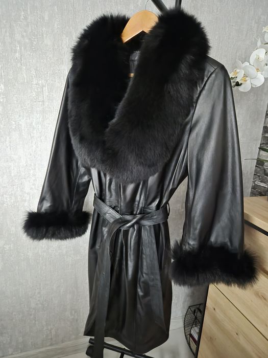 Дълго палто от естествена кожа с естествен косъм