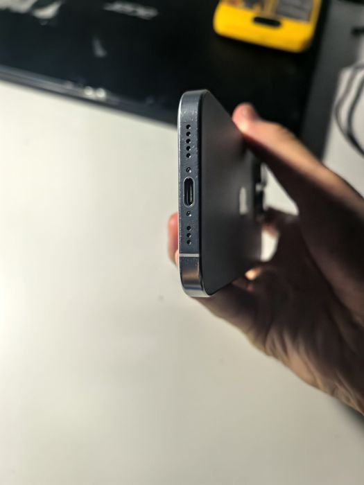 Продам IPhone 16 pro 256 в хорошем состоянии