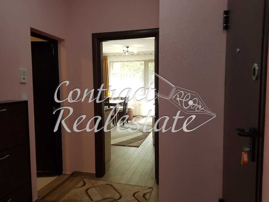 Дава се под наем Тристаен апартамент в Варна, Червен площад - 75 кв.м за 663 € - Снимка #2