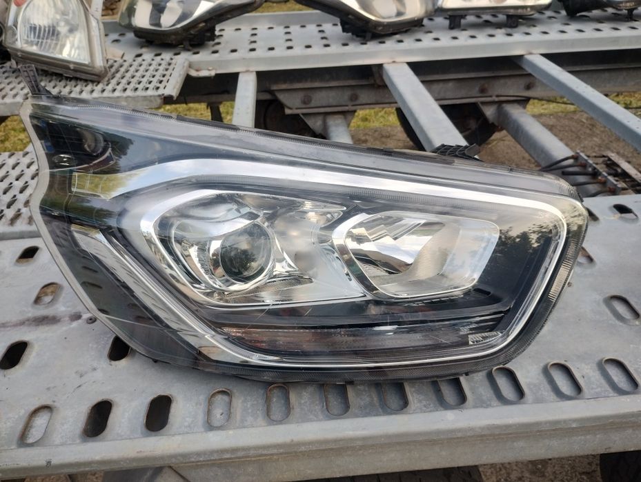 Десен фар Ford Transit custom