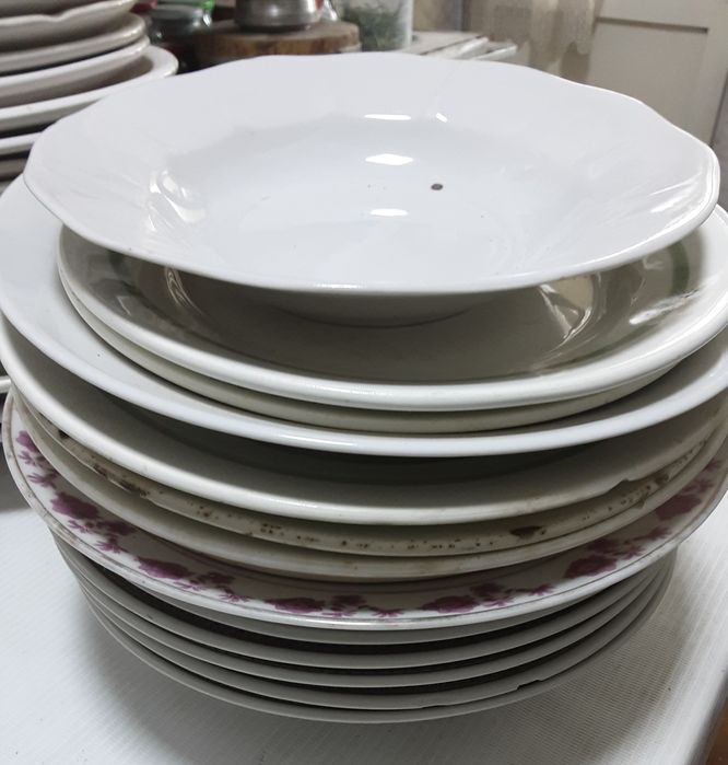 Тарелки разные. Некомплект.