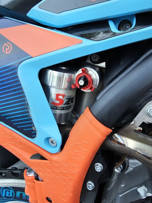 Продам GR8 CB 300
