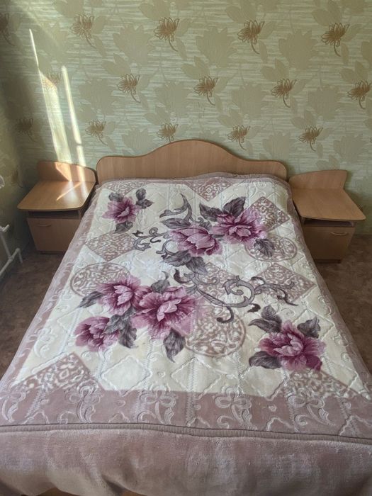 Продам спальный гарнитур
