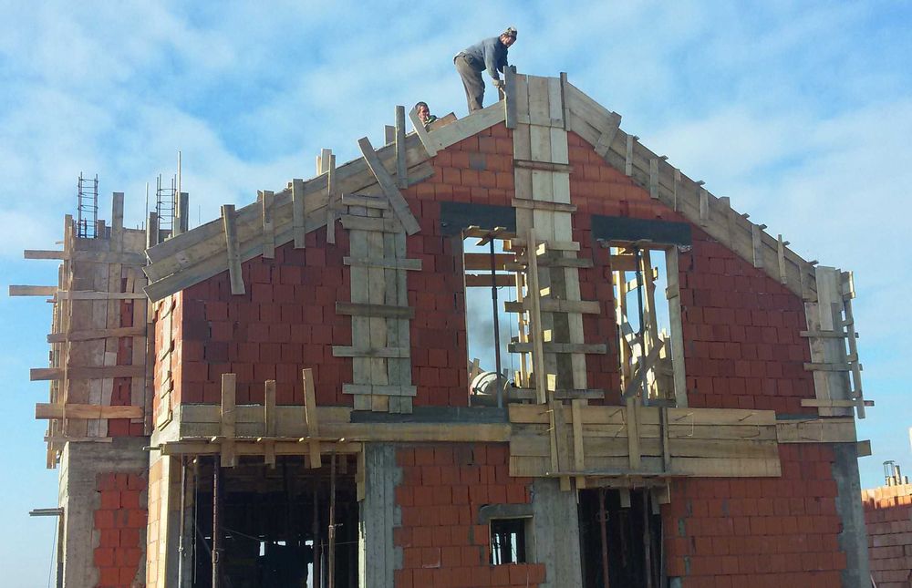 Reparatii acoperisuri cu garantie, montaj tigla ceramica