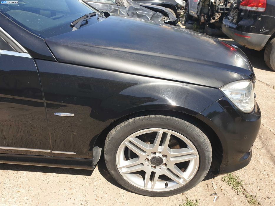 Aripa Dreapta Fata cu Imperfectiuni Mercedes Clasa C Class W204 NFL Non Facelift 2007 - 2011 Culoare 197 [K6206]