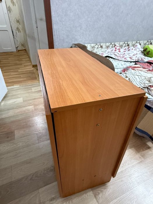 Продам стол книжка на кшт
