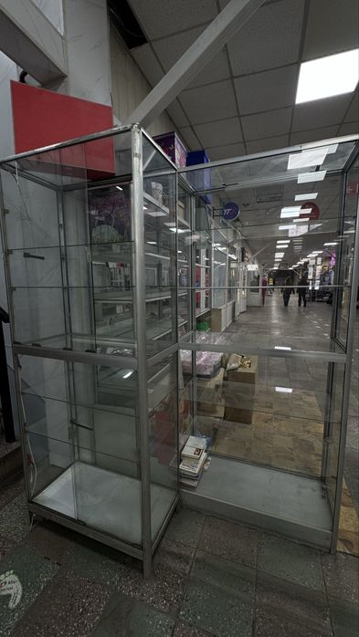 СРОЧНО Продам стеклянные алюминиевые витрины