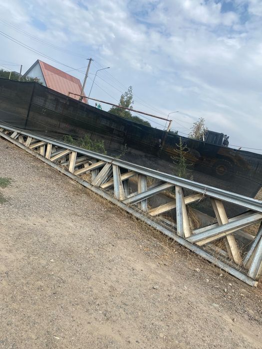 Продам металлические опоры( стойки)