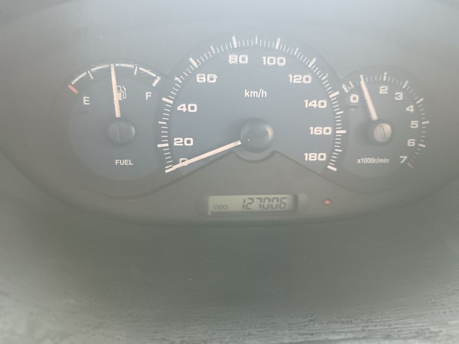 Продавам шевролет спарк