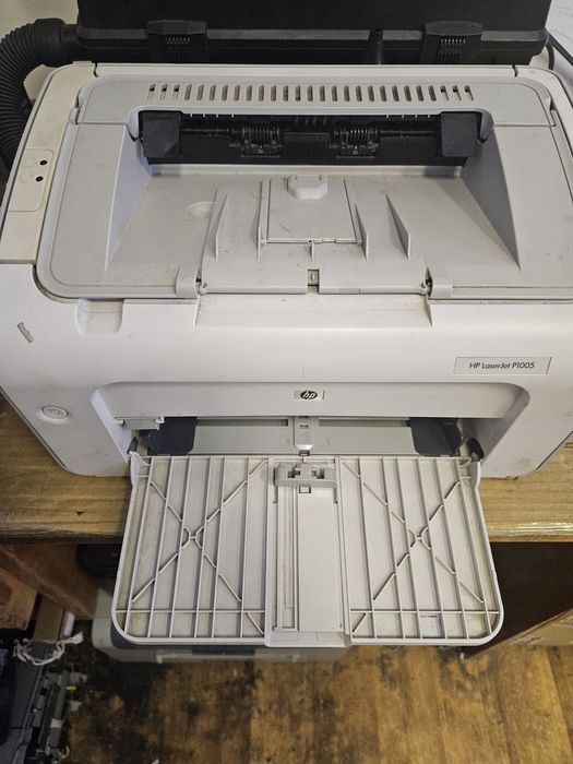 Принтер hp 1102...