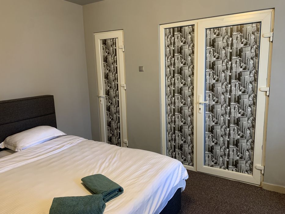 Cazare regim hotelier apartament 2 camere parter central Hunedoara