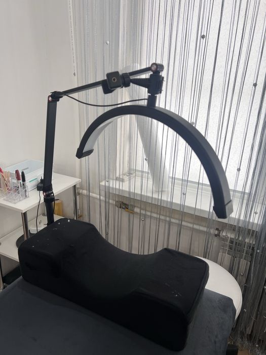 Продам кушетки и лампы