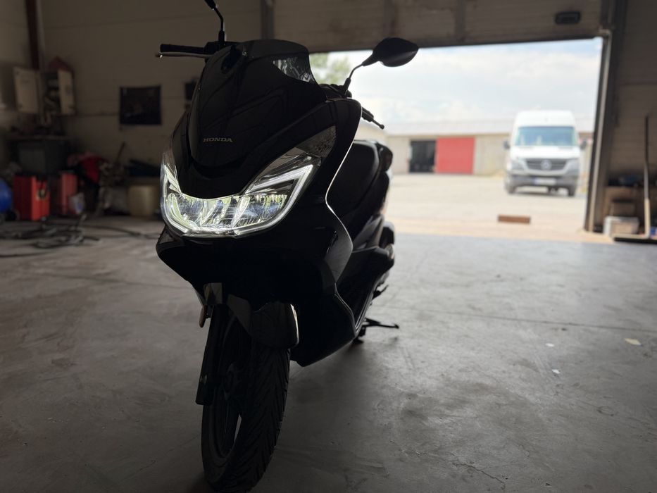 Honda pcx 125 i 2017 ,permis categoria b 5000 km
