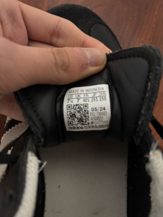 Adidasi adidas marimea 41,5