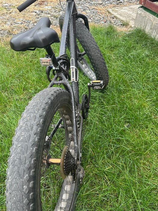 Bicicletă fat bike