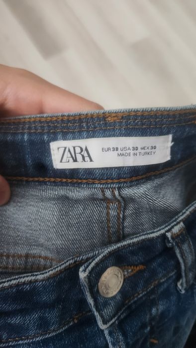 Vand Blugi Zara.