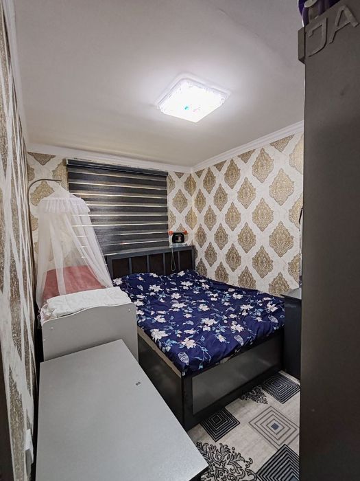 Kosmos domdan 1 etaj 3 xonalik uy sotiladi