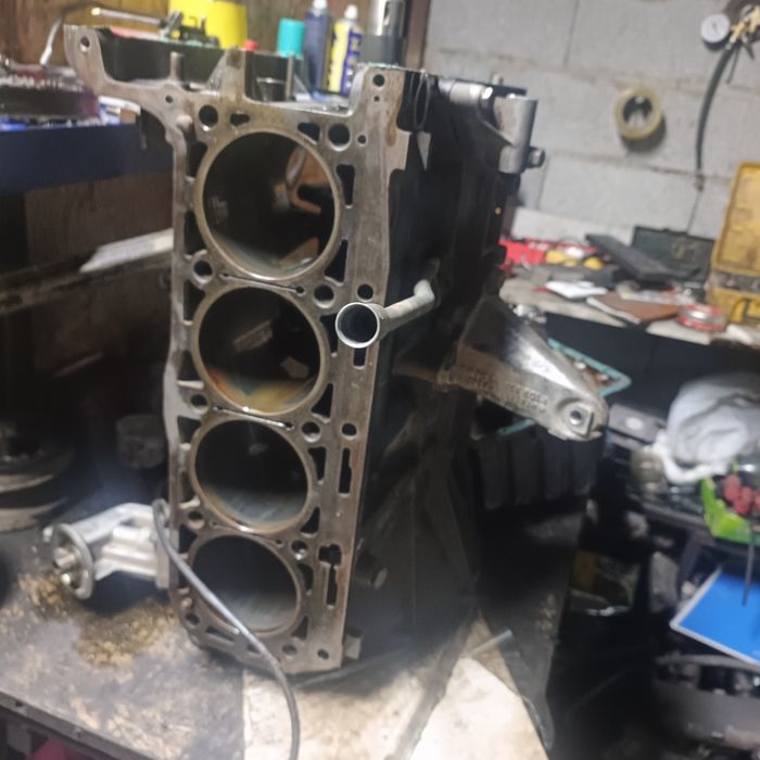 Двигатель 102 2.3