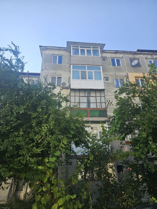 Apartament 2 camere semidecomandat