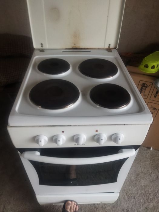 Продам электроплиты ханса