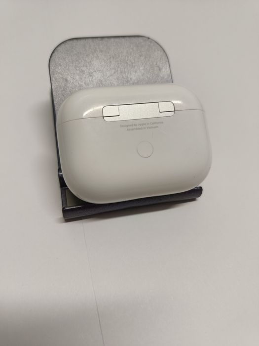 Airpods pro первого поколения