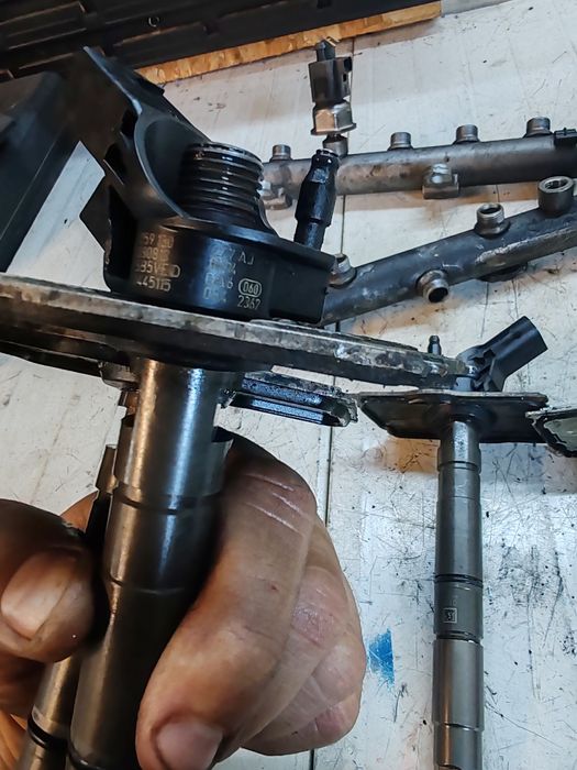 Injector Audi A6 C6 2.7tdi 250lei buc