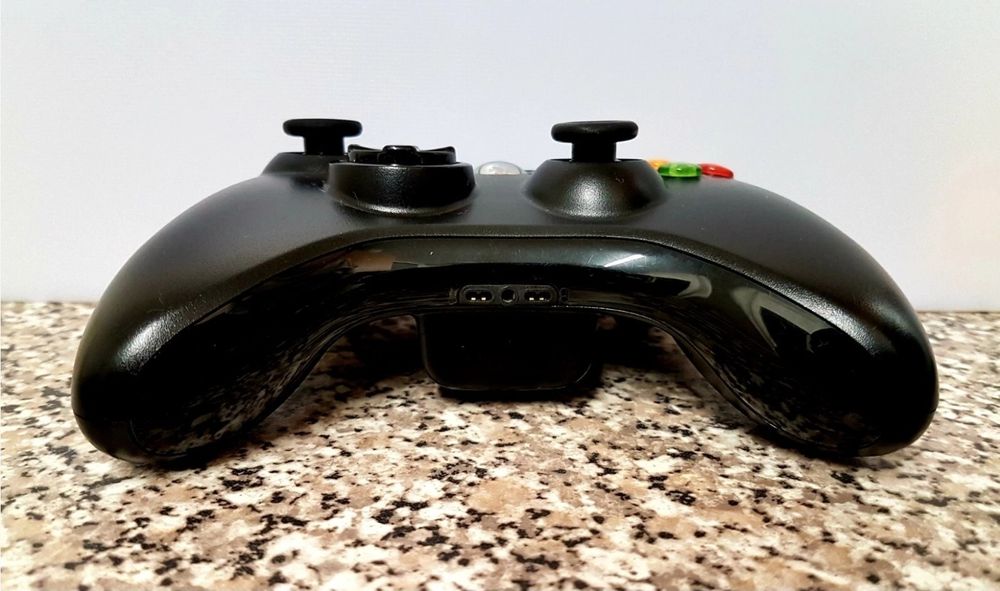 Контролер джойстик за Xbox 360 черен /бял