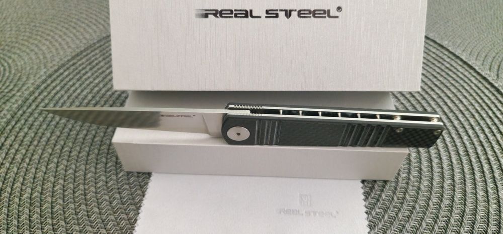 Ippon | Carbon Fiber & G10 – Елегантност и Прецизност В Един Нож