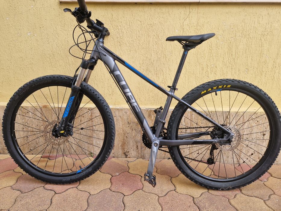 Bicicleta Cube 27.5