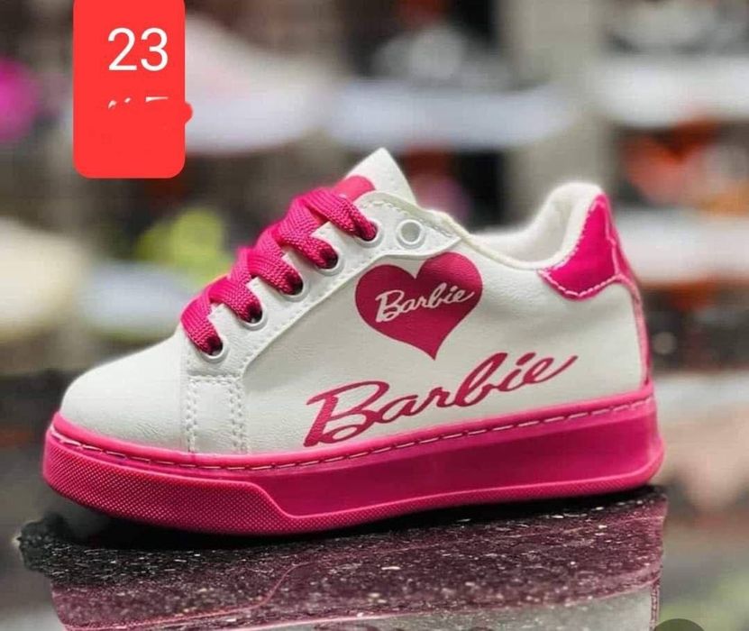 Adidași Barbie superbi