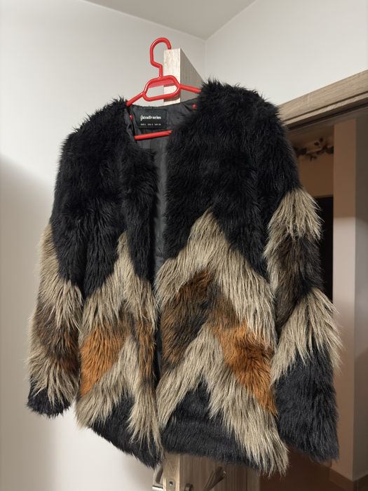 Vand geaca de blana stradivarius