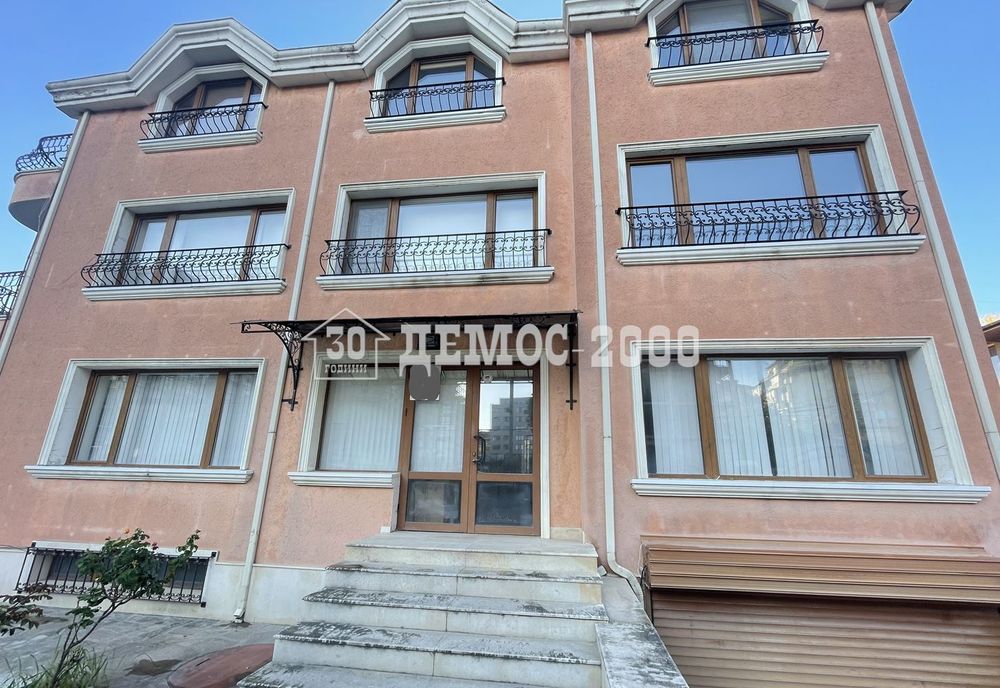 Дава се под наем Офис в Варна, Левски - 140 кв.м за 612 € - Снимка #1