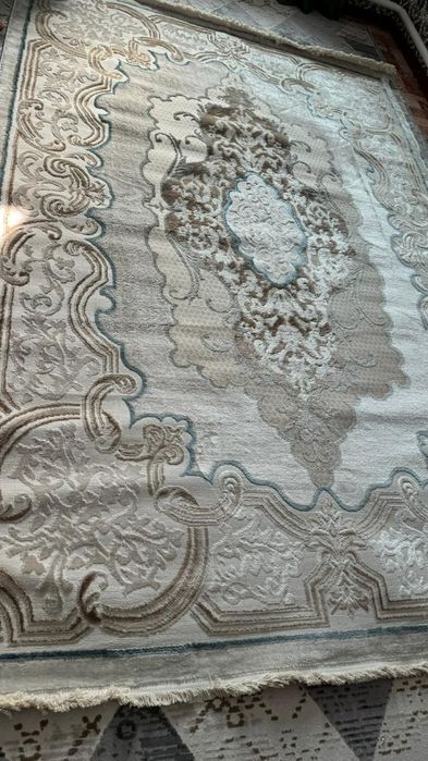 Продам ковры новый  3-4 м . 2-3 м