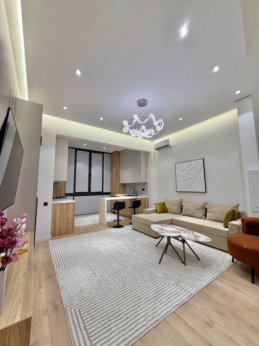 Продается 2хком новостройка в центре